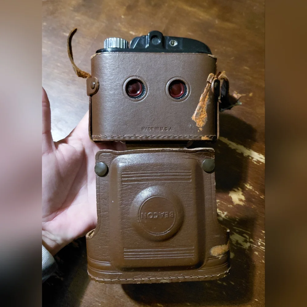 Vintage 1940’s Beacon Camera With Original Leather Case